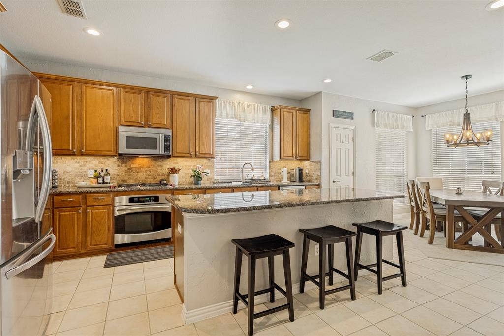 6610 Falcon Crest Lane, Sachse, TX 75048 6610 Falcon Crest Lane, Sachse, TX 75048
