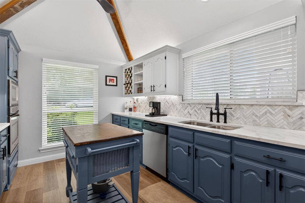1415 Horton Drive, Cedar Hill, TX 75104 Like new!