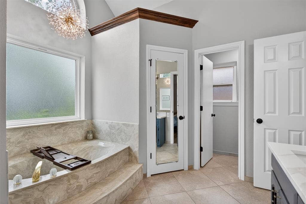 1415 Horton Drive, Cedar Hill, TX 75104 Primary bath with loads of closet space