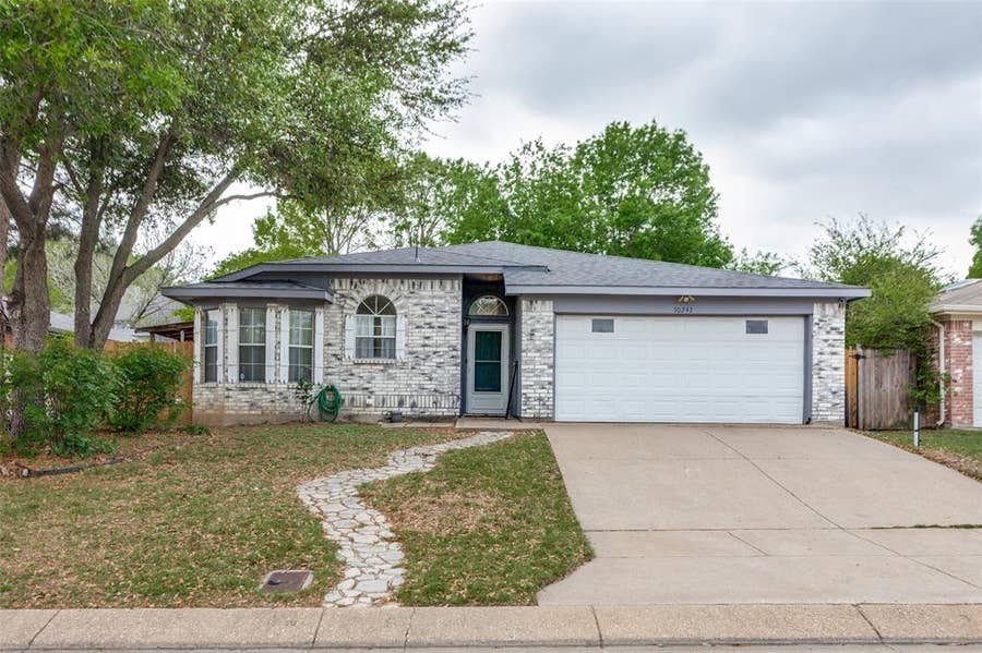 Property photo for 10241 Westward Drive, Fort Worth, TX