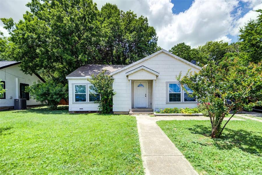 Property photo for 307 N Miller Street, Decatur, TX