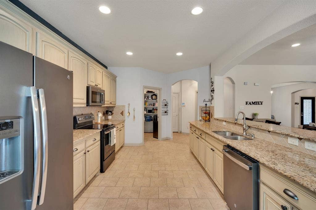 5009 Prosperity Row, Midlothian, TX 76065 5009 Prosperity Row, Midlothian, TX 76065