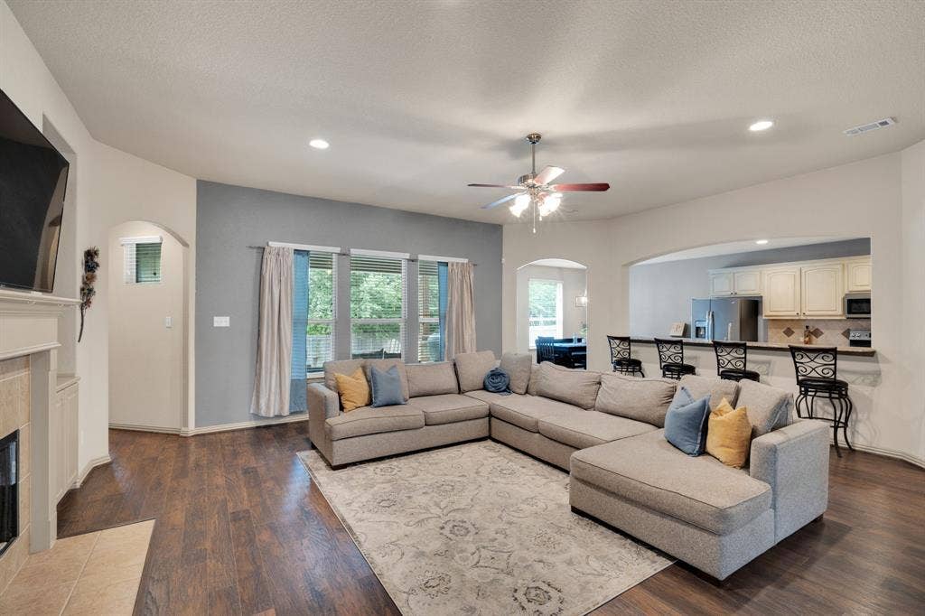 5009 Prosperity Row, Midlothian, TX 76065 5009 Prosperity Row, Midlothian, TX 76065