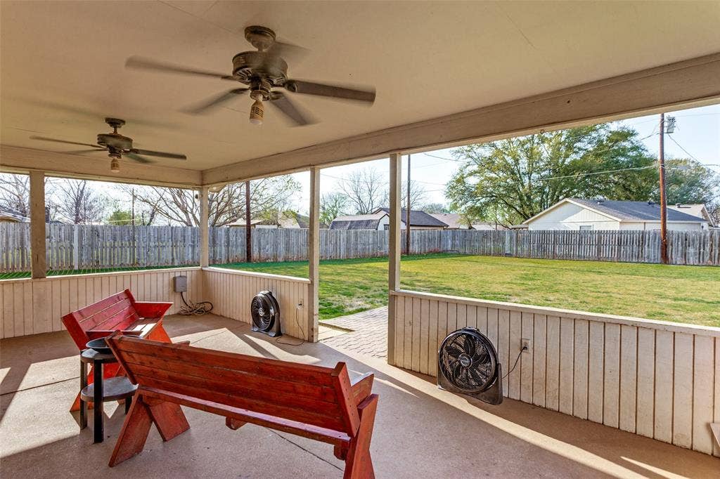 212 Casas Del Sur Street, Granbury, TX 76049 212 Casas Del Sur Street, Granbury, TX 76049