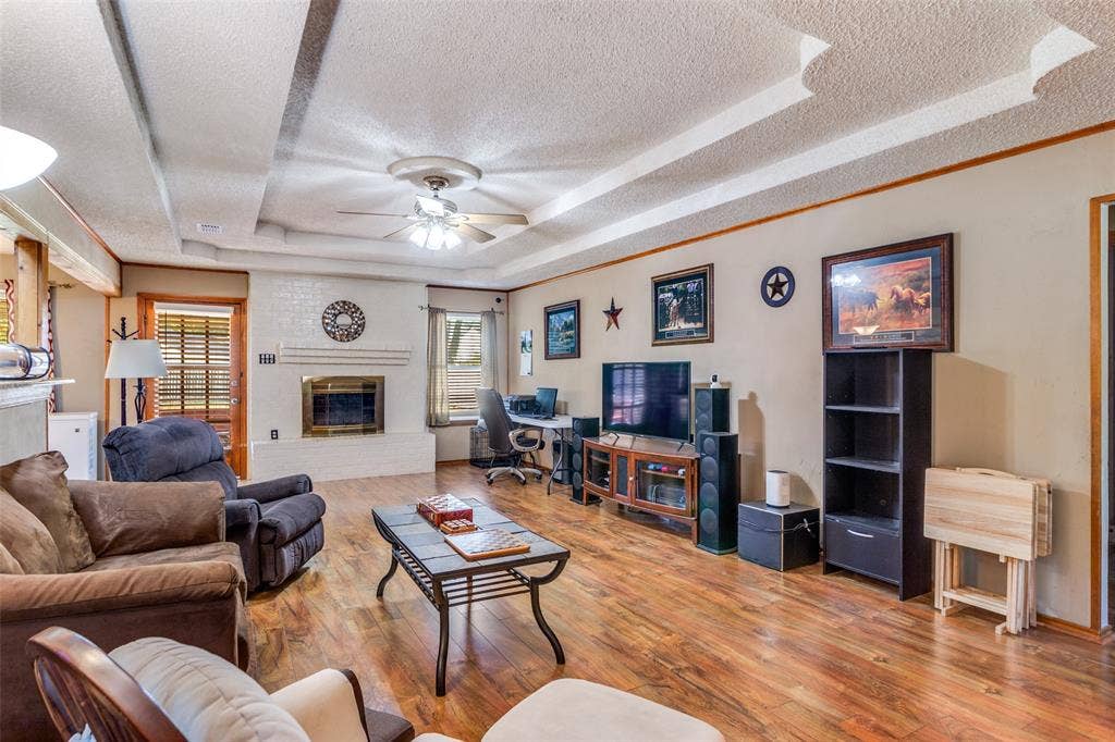 212 Casas Del Sur Street, Granbury, TX 76049 212 Casas Del Sur Street, Granbury, TX 76049