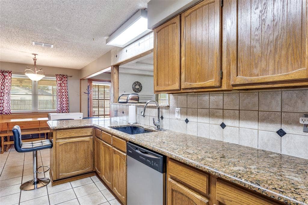 212 Casas Del Sur Street, Granbury, TX 76049 212 Casas Del Sur Street, Granbury, TX 76049