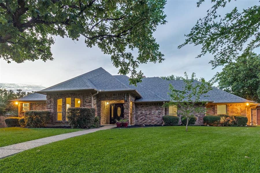 Property photo for 2607 Timberleaf Circle, Carrollton, TX