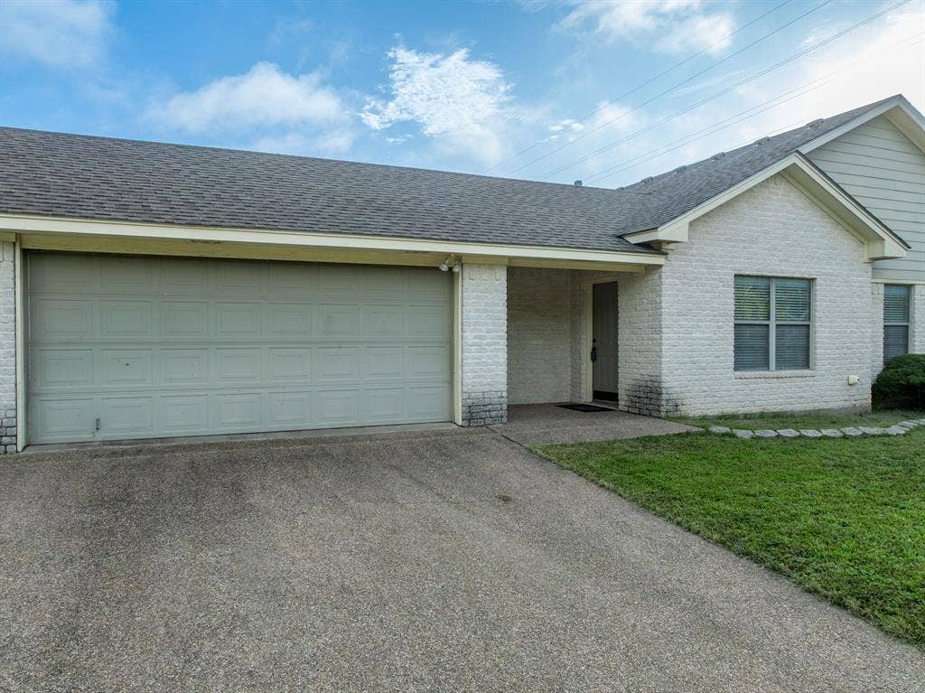210 S Reagan Street, West, TX 76691 210 S Reagan Street, West, TX 76691