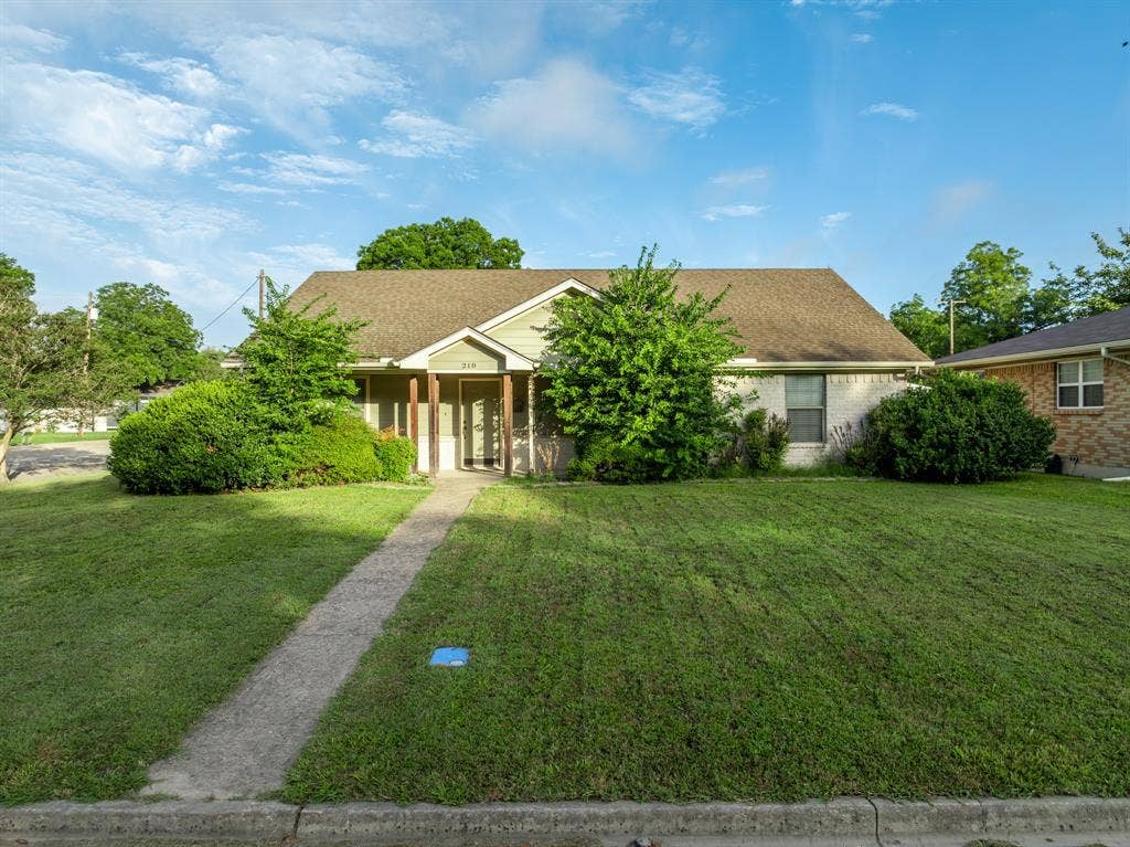210 S Reagan Street, West, TX 76691 210 S Reagan Street, West, TX 76691