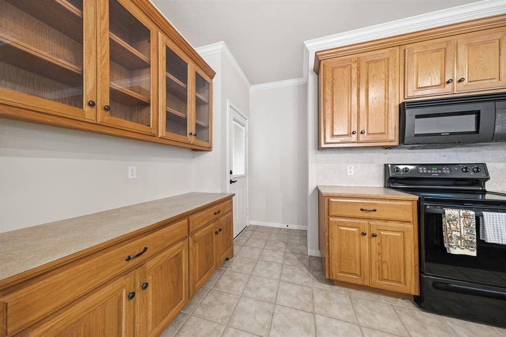 210 S Reagan Street, West, TX 76691 210 S Reagan Street, West, TX 76691
