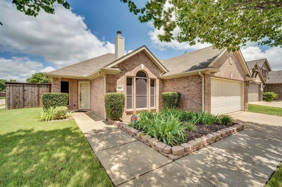 Property photo for 201 Old Settlers Trail, Waxahachie, TX