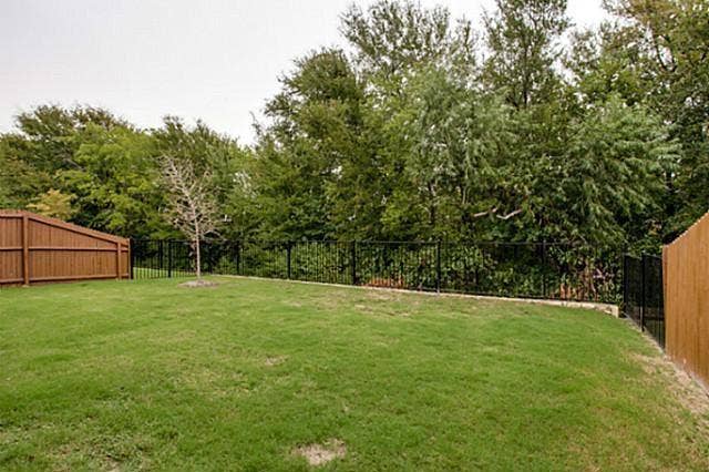 817 Deer Ridge Trail, McKinney, TX 75072 back yard overlooking the greenbelt