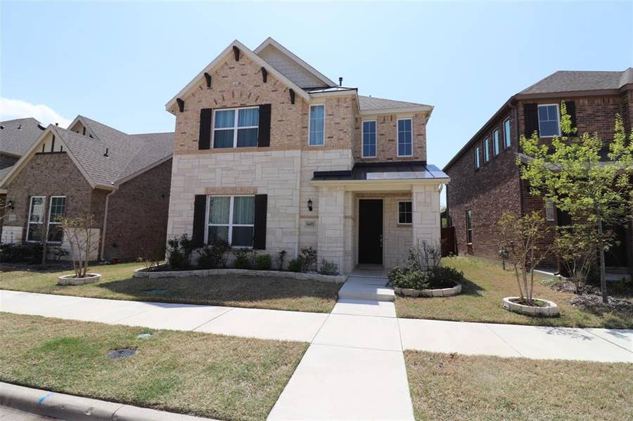 Property photo for 1422 Bellingham Lane, Garland, TX