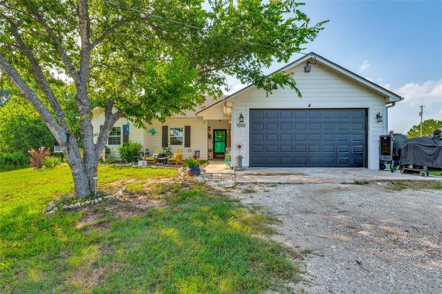 Property photo for 1052 Meandering Way, China Spring, TX