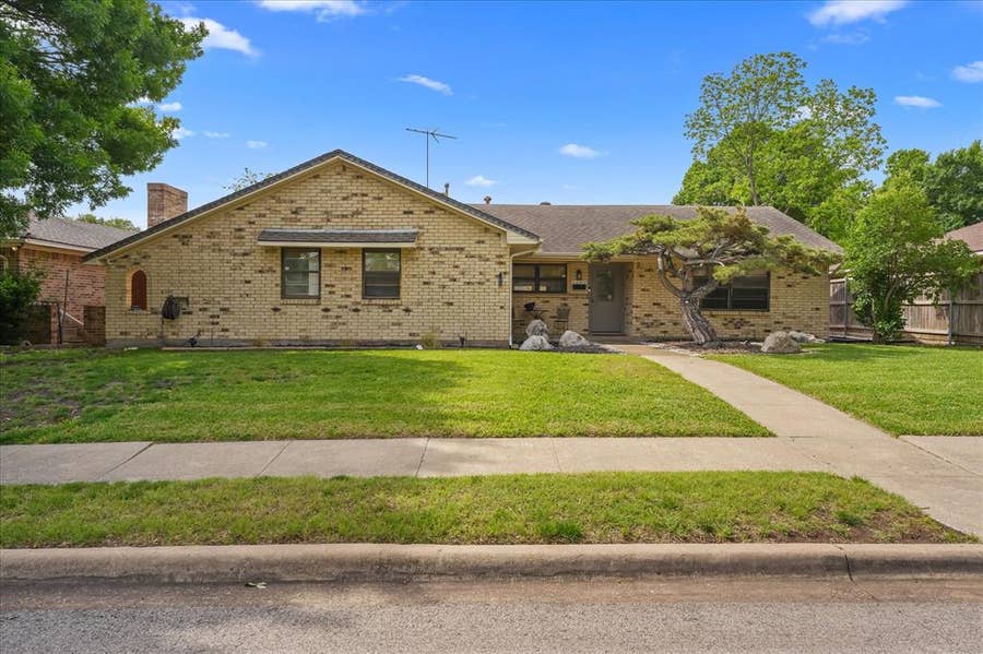 Property photo for 1426 Lexington Drive, Garland, TX