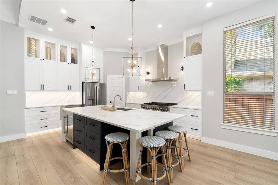 Property photo for 905 Rolling Meadows Court, Allen, TX