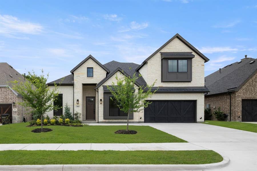 Property photo for 3060 Farmhouse Drive, Midlothian, TX
