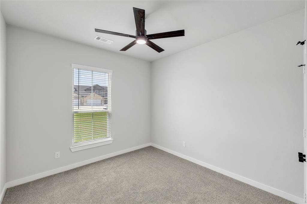 6600-6602 Florence Drive, Midlothian, TX 76065 Empty room