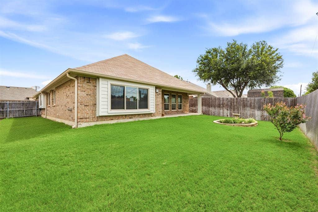 6532 Fairview Drive, Watauga, TX 76148 Great Grass Backyard for the Kids or Pets to Play!