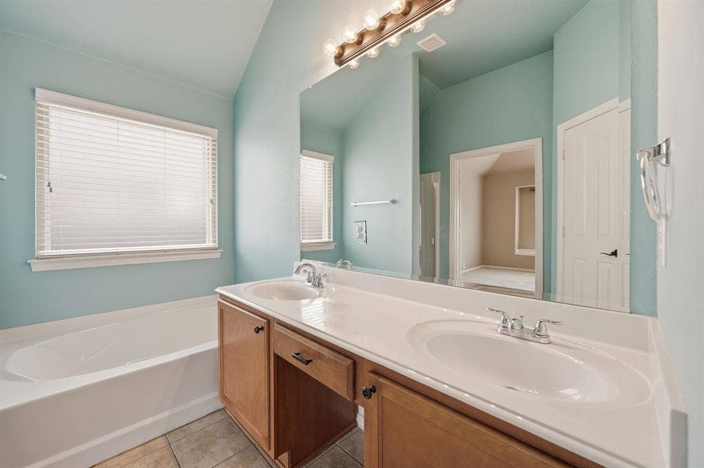 6532 Fairview Drive, Watauga, TX 76148 Spacious Primary Bath Features Dual Sinks!
