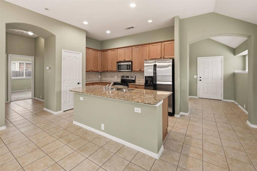 6532 Fairview Drive, Watauga, TX 76148 Gather in the Kitchen for Good Times!