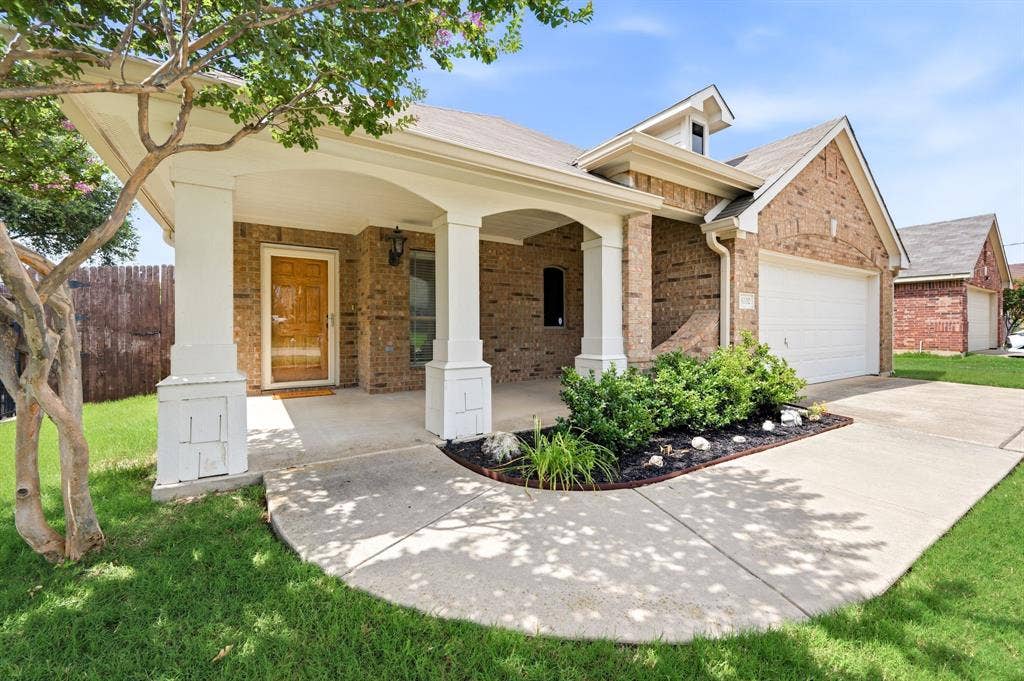 6532 Fairview Drive, Watauga, TX 76148 Beautiful Curb Appeal!
