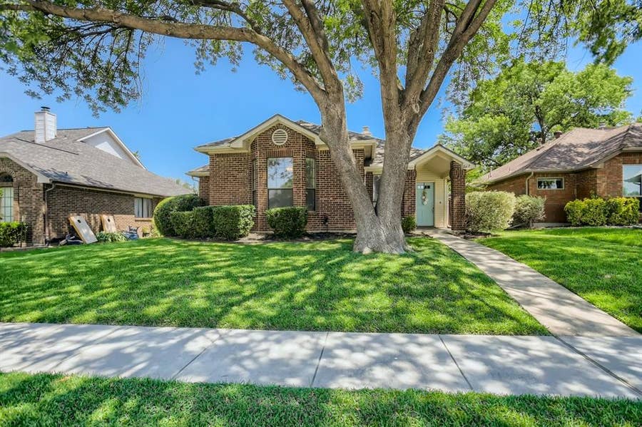 Property photo for 627 Meadowbrook Street, Allen, TX