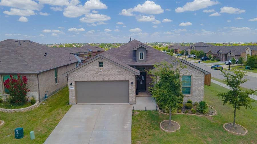Property photo for 11300 Guinness Drive, Fort Worth, TX