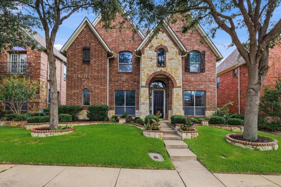 Property photo for 2427 Lismore Lane, Irving, TX