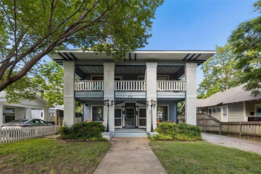 Property photo for 826 N Bishop Avenue, Dallas, TX