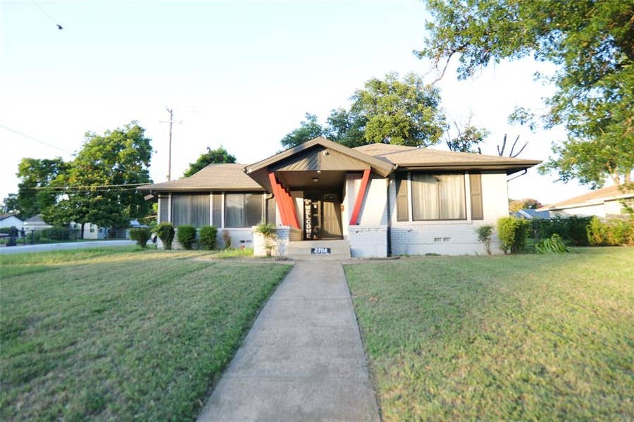 Property photo for 2702 Belknap Avenue, Dallas, TX