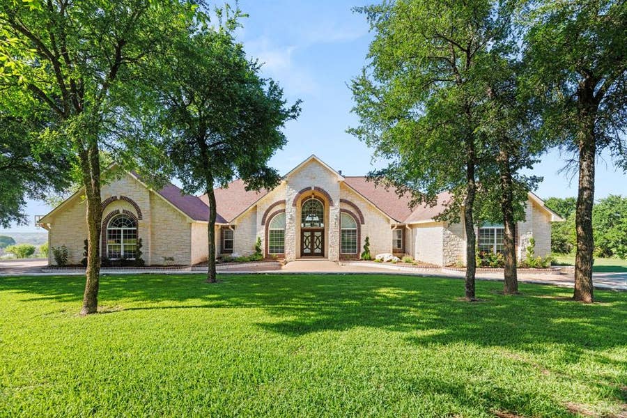 Property photo for 314 Cresthill Circle, Valley Mills, TX