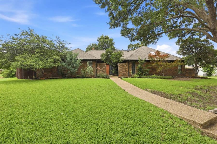 Property photo for 2626 Mariposa Circle, Plano, TX