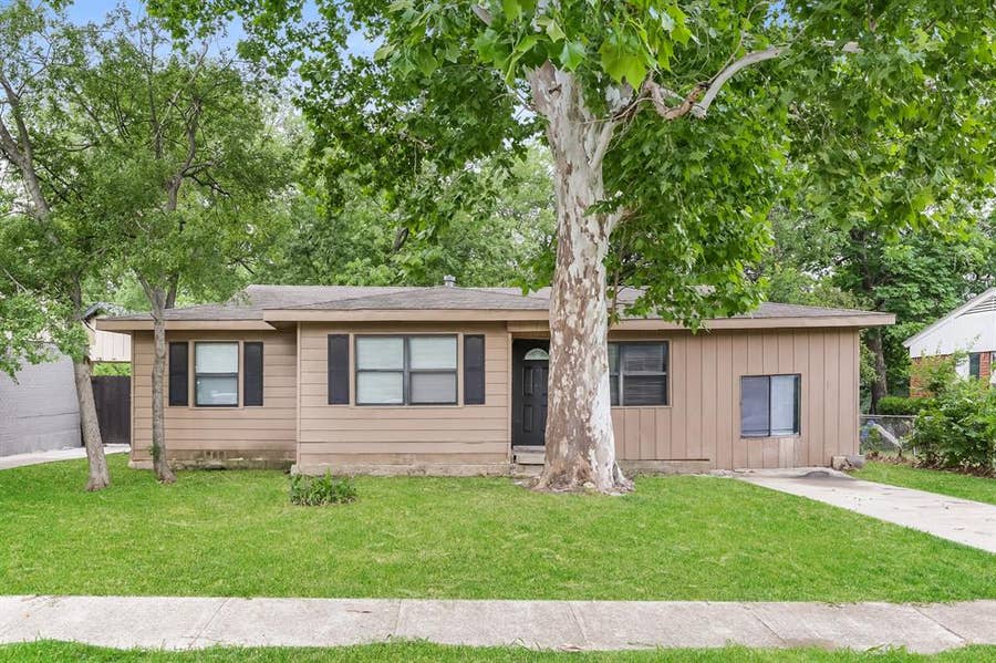Property photo for 1504 Valley View Street, Mesquite, TX