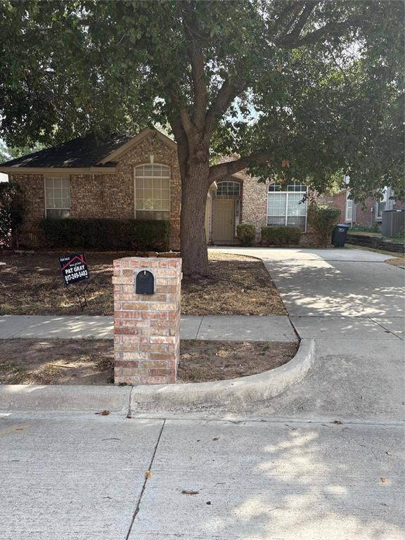 Property photo for 5012 Woodmeadow Drive, Fort Worth, TX