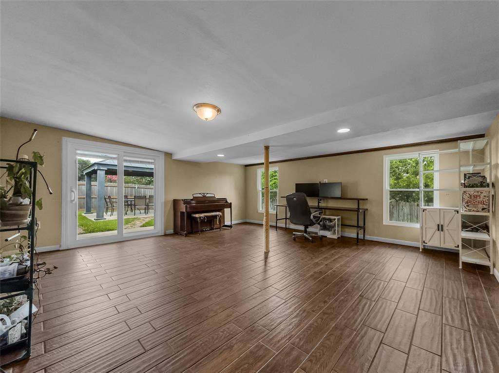 6412 Storm Drive, Watauga, TX 76148 6412 Storm Drive, Watauga, TX 76148