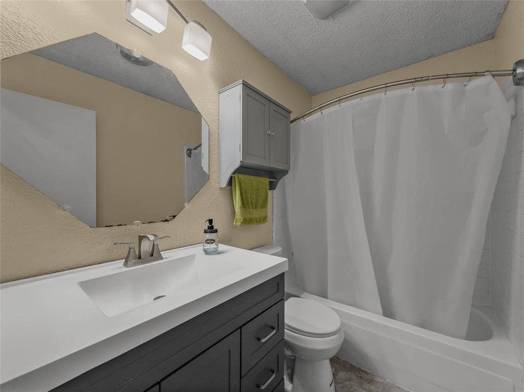 6412 Storm Drive, Watauga, TX 76148 Hall Bath