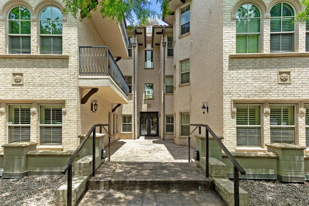 Entryway to Building