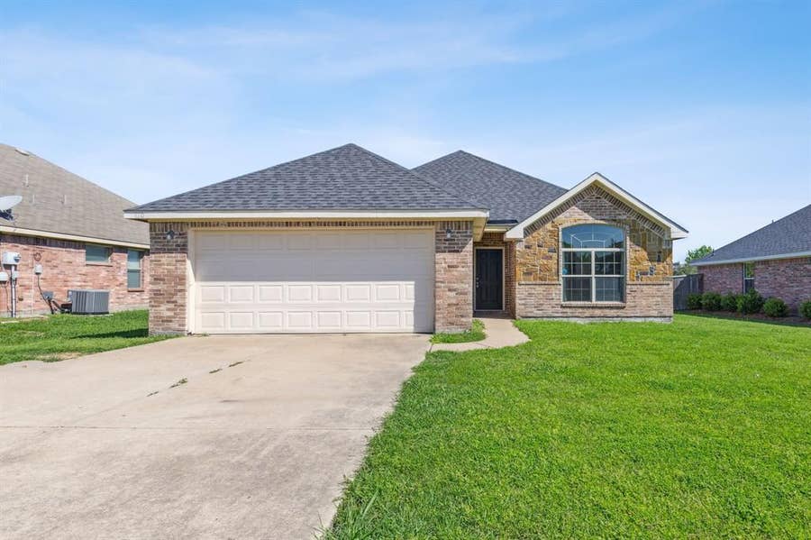 Property photo for 110 Magnolia Street, Anna, TX