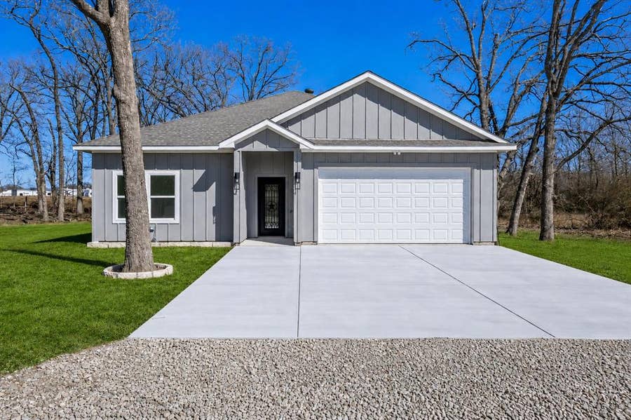 Property photo for 202 Dover Drive, West Tawakoni, TX