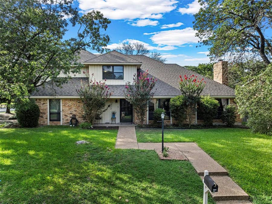 Property photo for 10023 Ramblewood Drive, Woodway, TX