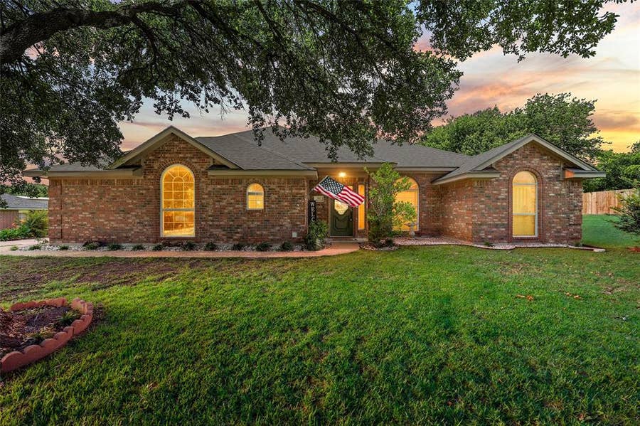 Property photo for 212 Sherwood Oaks Drive, Waco, TX