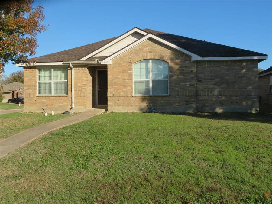 Property photo for 1861 Serena Drive, Lancaster, TX
