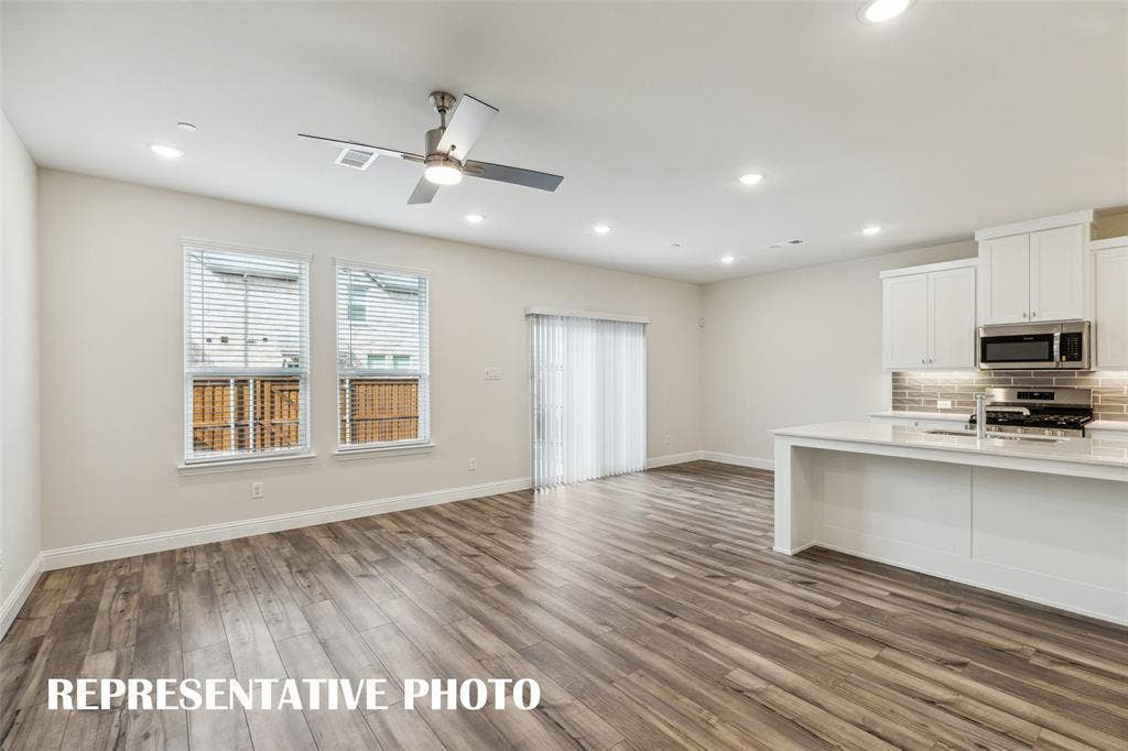 3725 Pierce Lane, Grand Prairie, TX 75052 Welcome into your beautiful, new lock and leave home! REPRESENTATIVE PHOTO