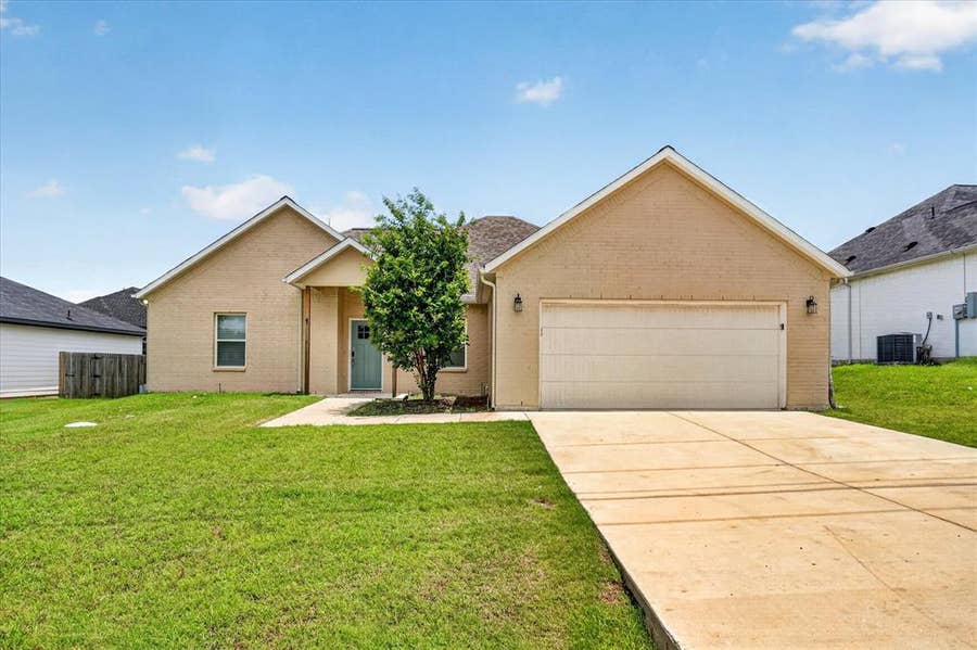 Property photo for 5503 Firewood Trail, Granbury, TX