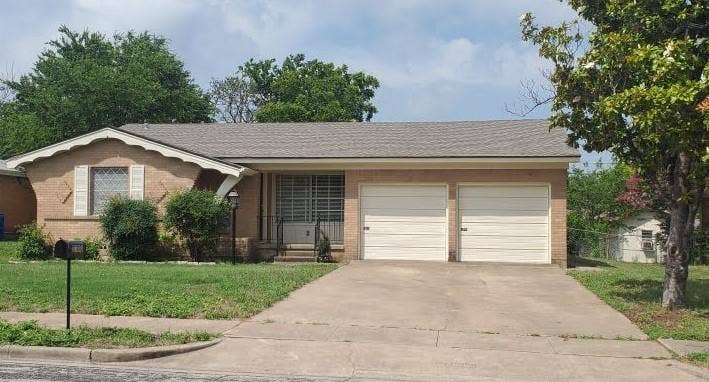 Property photo for 1300 Royal Oaks Drive, Waco, TX