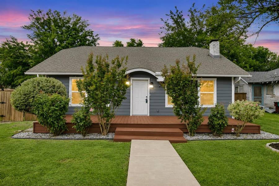 Property photo for 304 W 4th Street, Ferris, TX