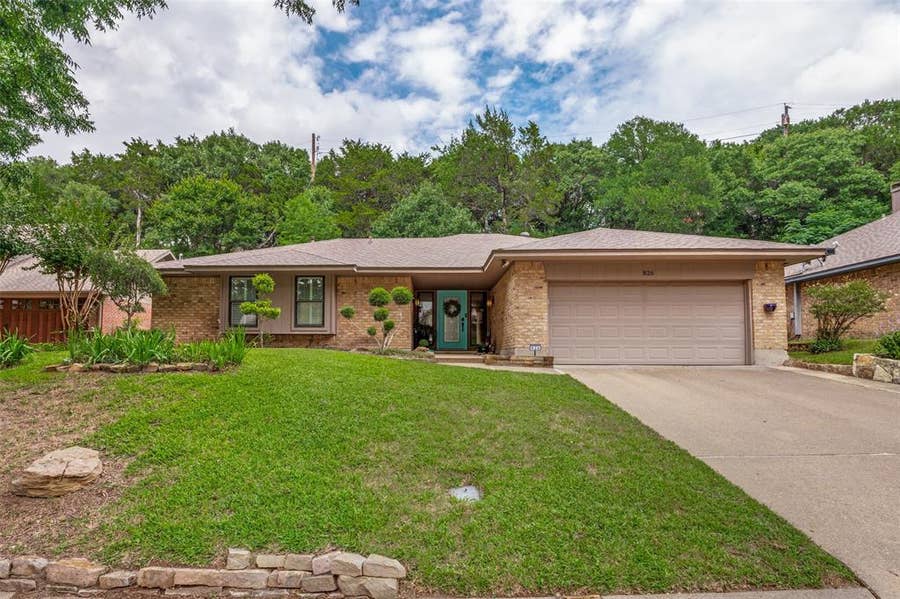 Property photo for 826 Cherlynne Drive, Cedar Hill, TX