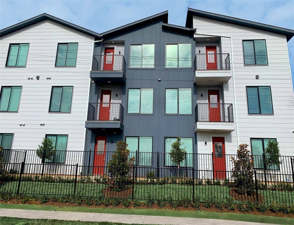 3235 Dallas Street, #1207, Dallas, TX 75210 3235 Dallas Street, #1207, Dallas, TX 75210