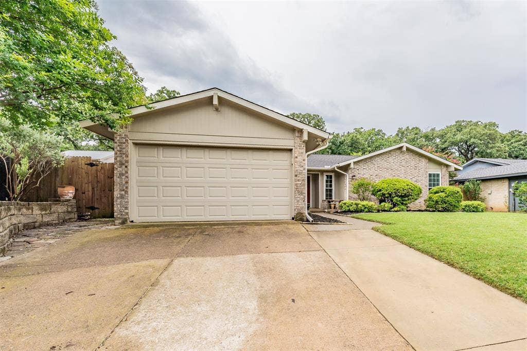 303 Shelmar Drive, Euless, TX 76039 303 Shelmar Drive, Euless, TX 76039